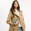 Cartera larga con cremallera envolvente en piel exclusiva