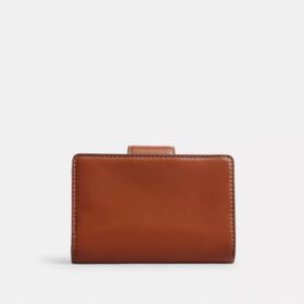 Cartera mediana con cremallera en la esquina