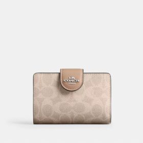 Cartera mediana con cremallera en las esquinas, en Signature Canvas