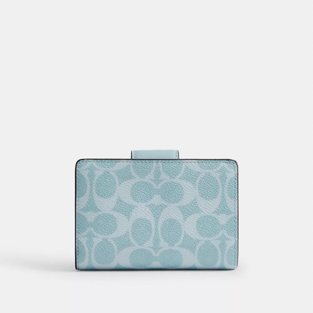 Cartera mediana con cremallera en las esquinas, en Signature Canvas