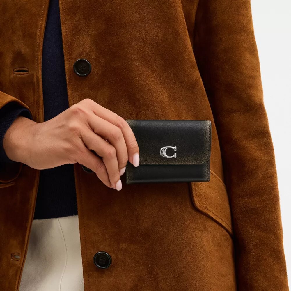 Cartera portatarjetas esencial en piel «Loved»