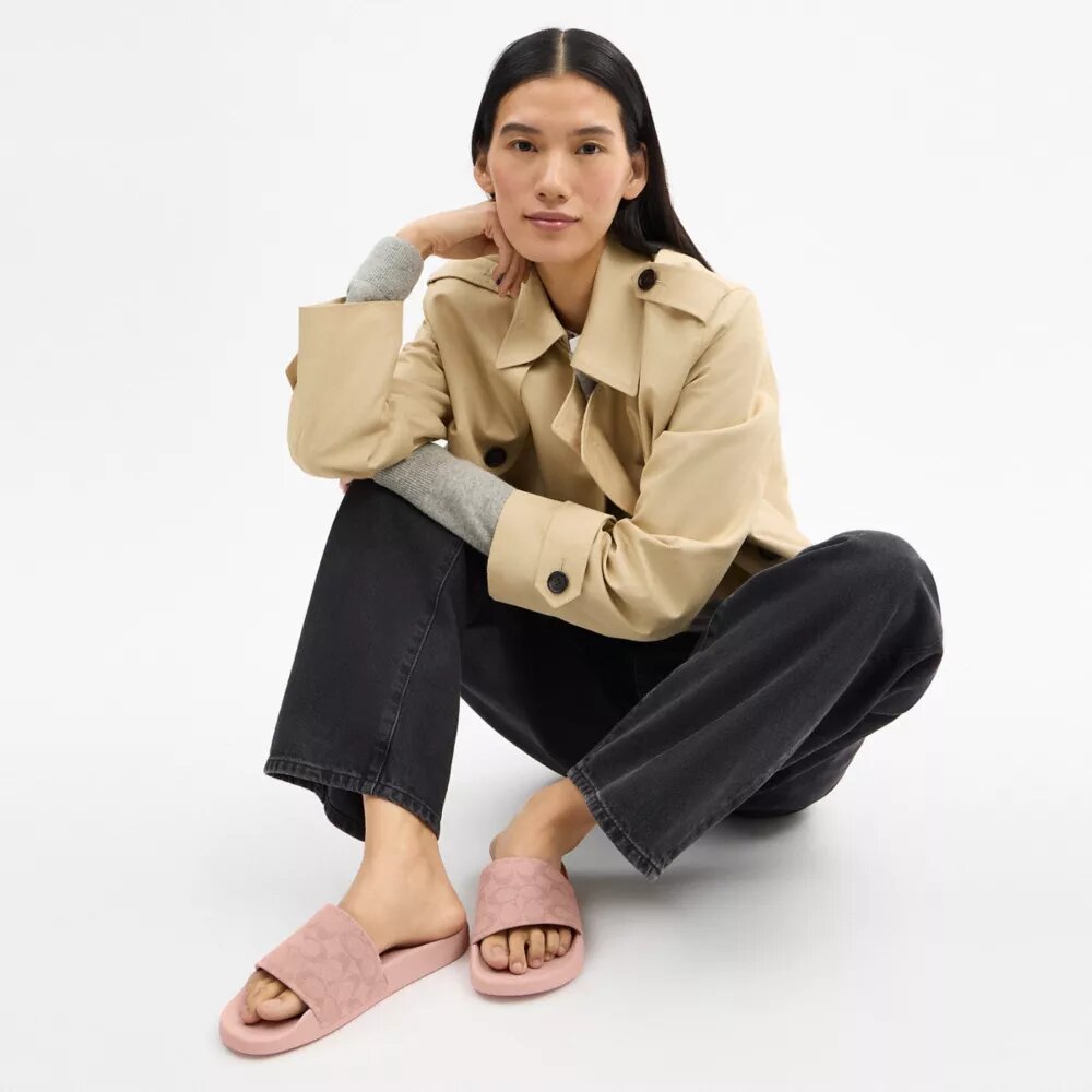 Chanclas deportivas Udele en lona jacquard Signature Canvas