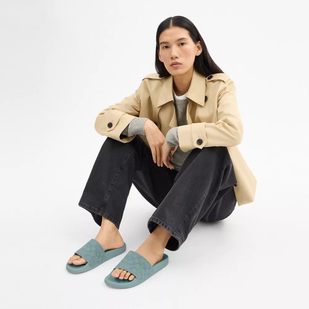 Chanclas deportivas Udele en lona jacquard Signature Canvas