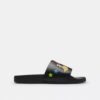Chanclas Disney x Coach sin cordones con estampado de pegatinas