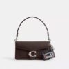 Colgante grande para bolsos con forma de casete