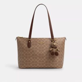 Colgante para bolsos coleccionable con forma de oso en Signature Canvas