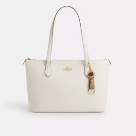 Colgante para bolsos con cierre de presión en Signature Canvas