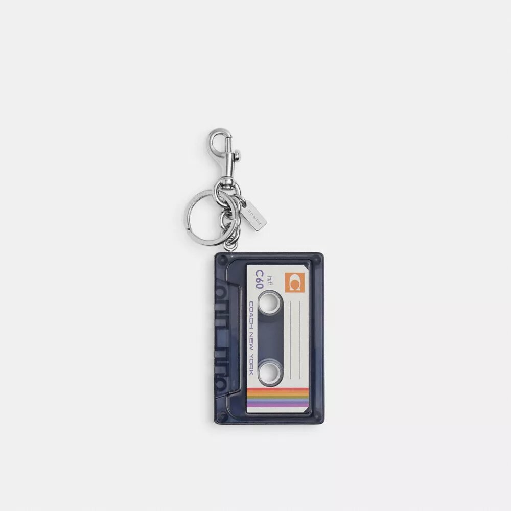 Colgante para bolsos con forma de casete
