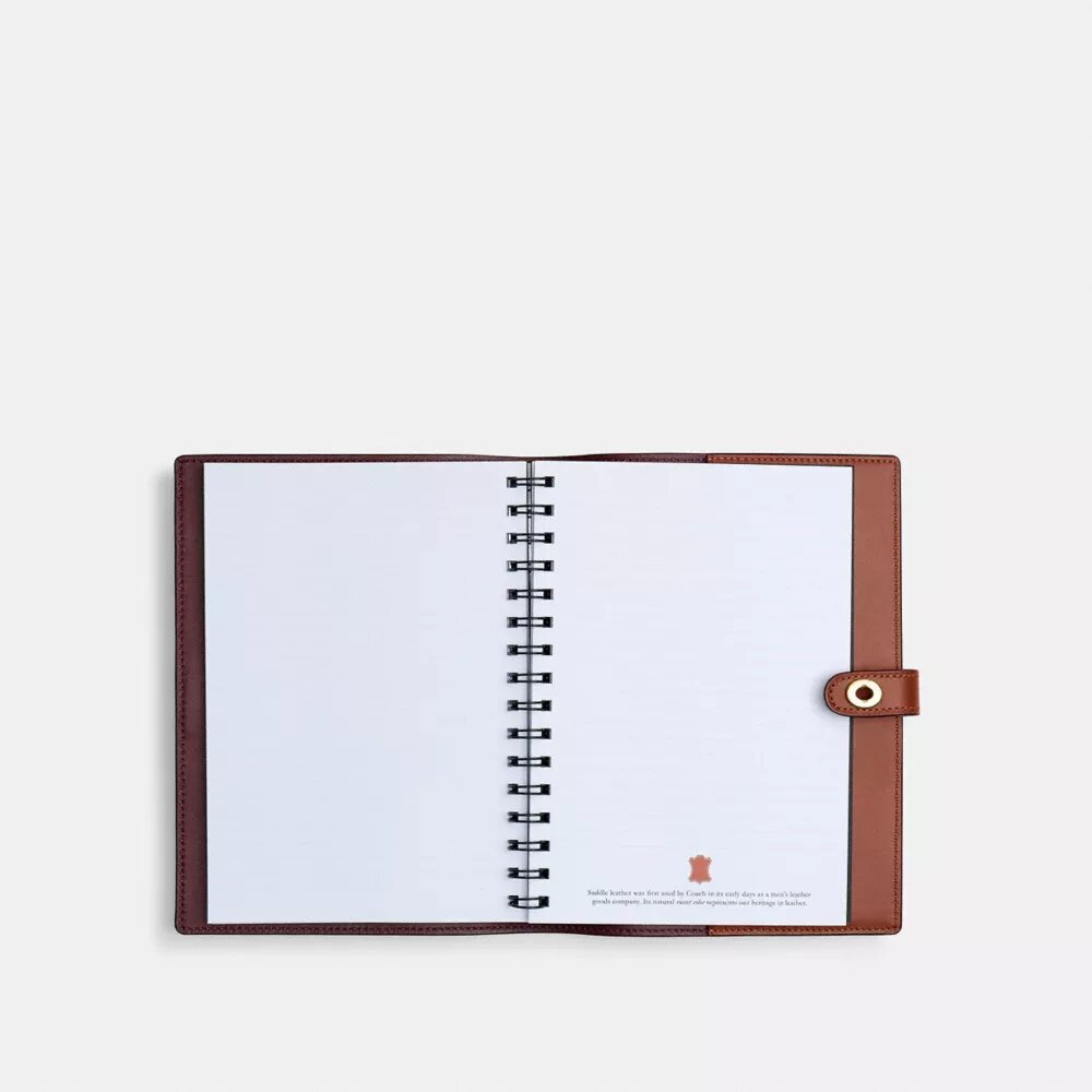 Cuaderno en Signature Canvas con motivo de tren navideño