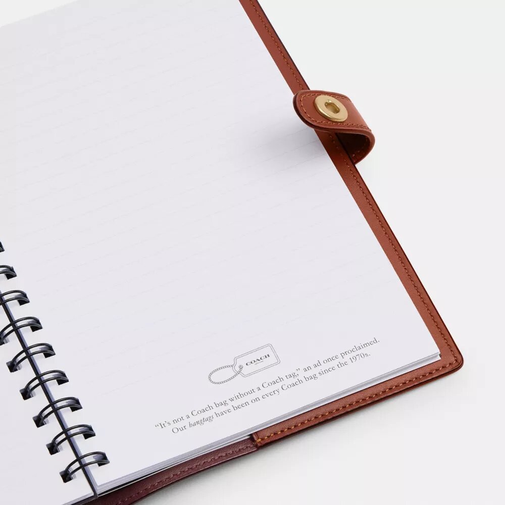 Cuaderno en Signature Canvas con motivo de tren navideño