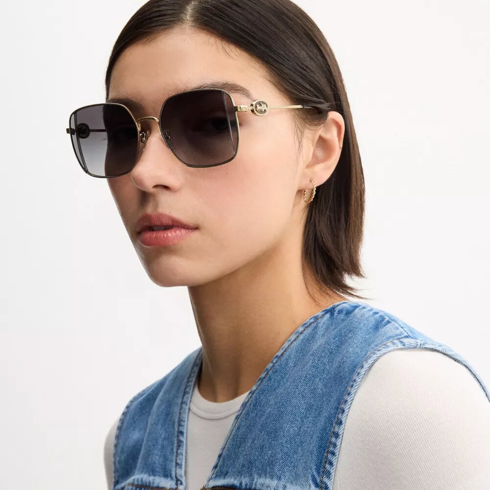 Gafas de sol cuadradas extragrandes de metal con motivo de Horse and Carriage