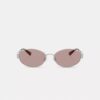 Gafas de sol ovaladas estrechas con herrajes metálicos