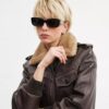Gafas de sol rectangulares estrechas con herrajes «C»