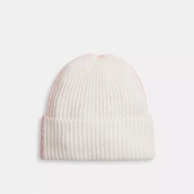 Gorro con bloques de color y parche de goma