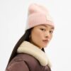 Gorro con bloques de color y parche de goma