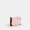 Mini cartera con cadena en Signature Canvas con Charms