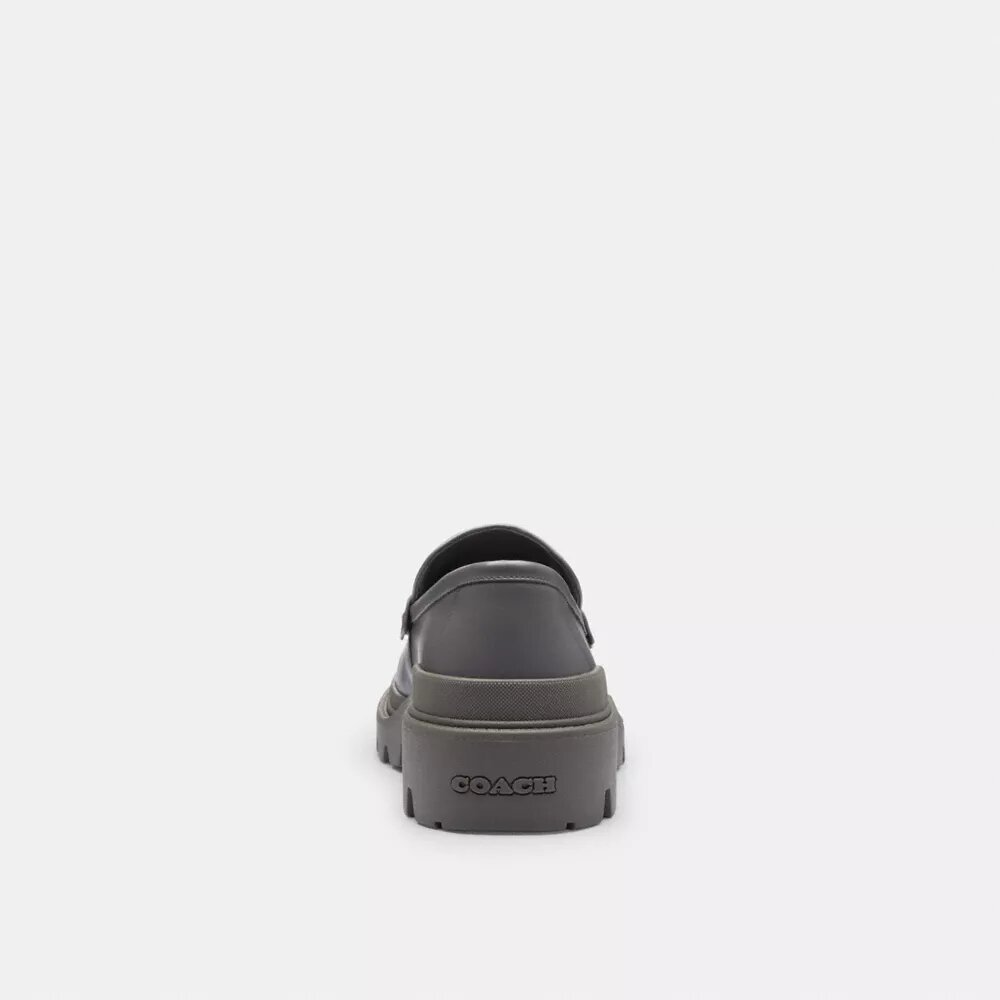 Mocasines con estampado emblemático
