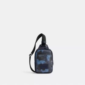 Mochila bandolera Racer con estampado de camuflaje Signature