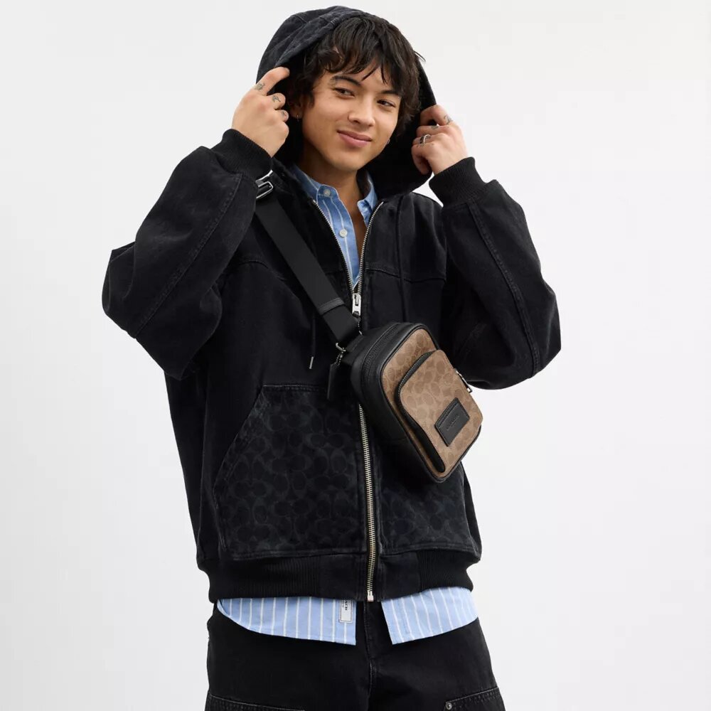 Mochila bandolera Racer en Signature Canvas
