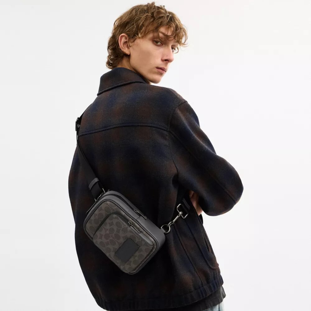 Mochila bandolera Racer en Signature Canvas