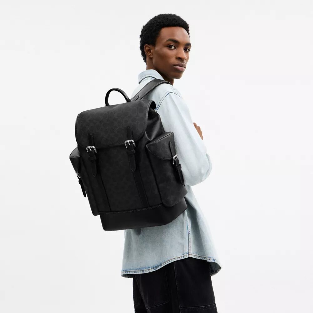 Mochila Hitch en Signature Canvas