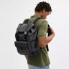 Mochila League con solapa en Signature Canvas
