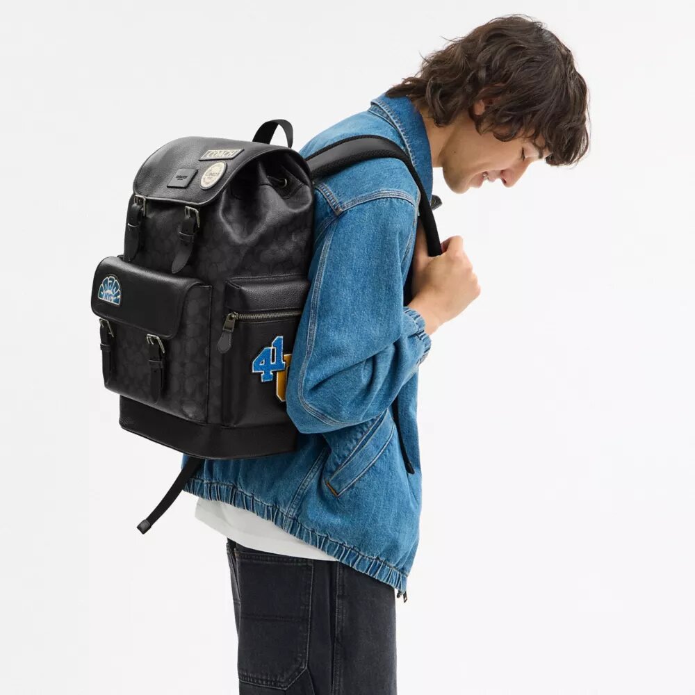 Mochila Sprint en Signature Canvas con parches