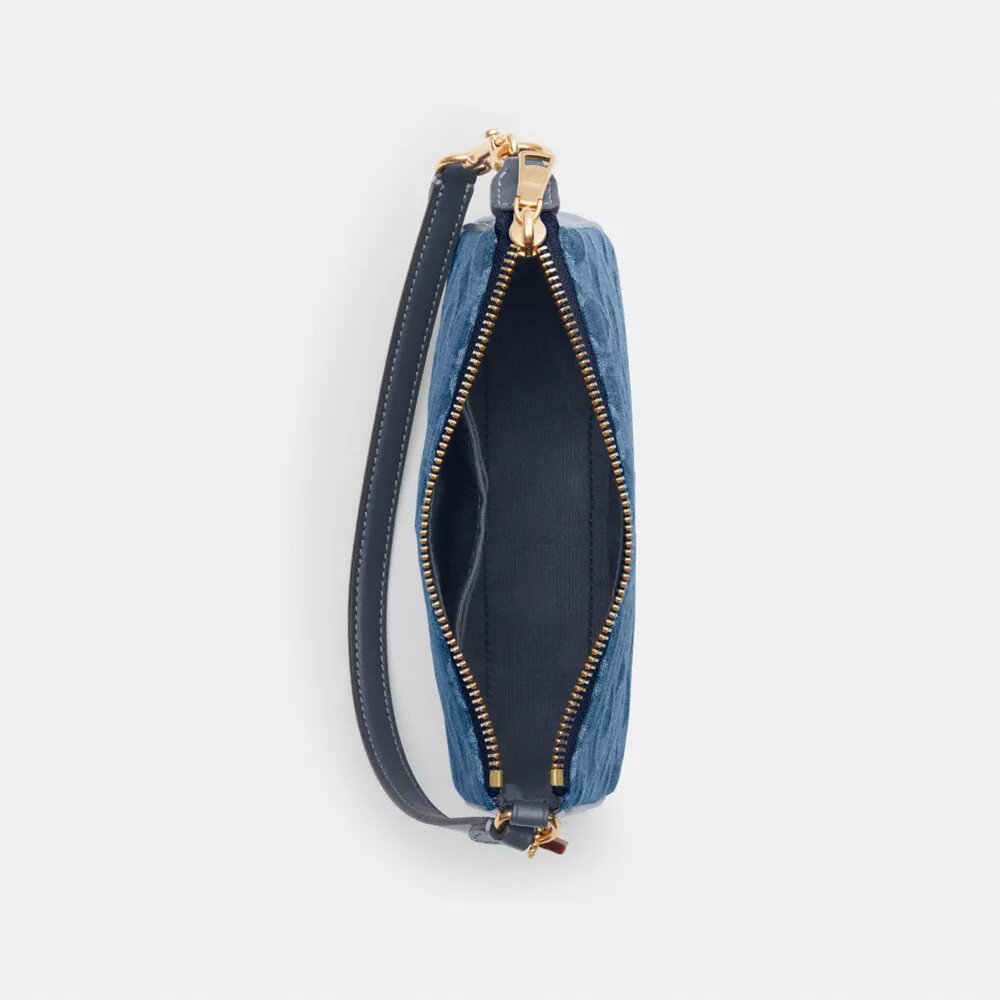 Nolita 19 en denim exclusivo