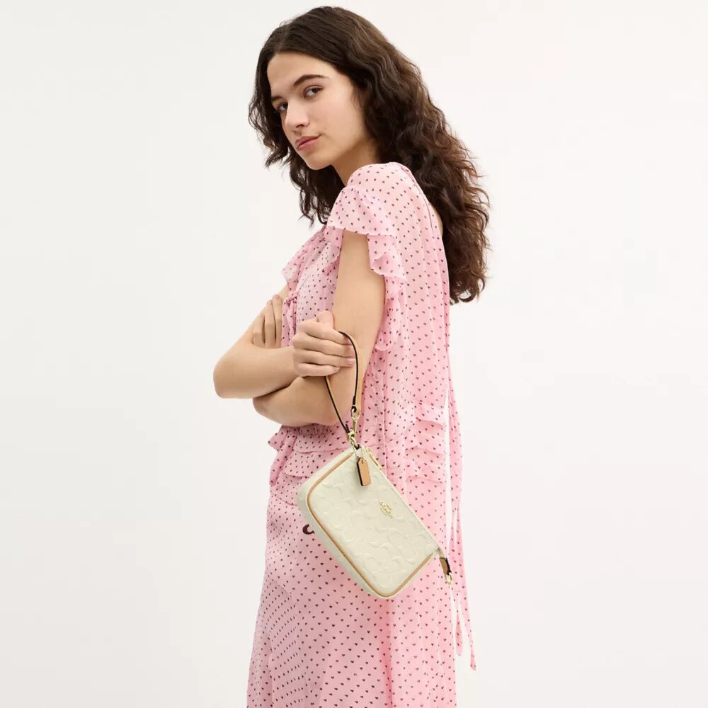 Nolita 19 en piel exclusiva con Charms