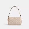 Nolita 19 en Signature Canvas