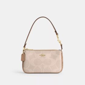 Nolita 19 en Signature Canvas
