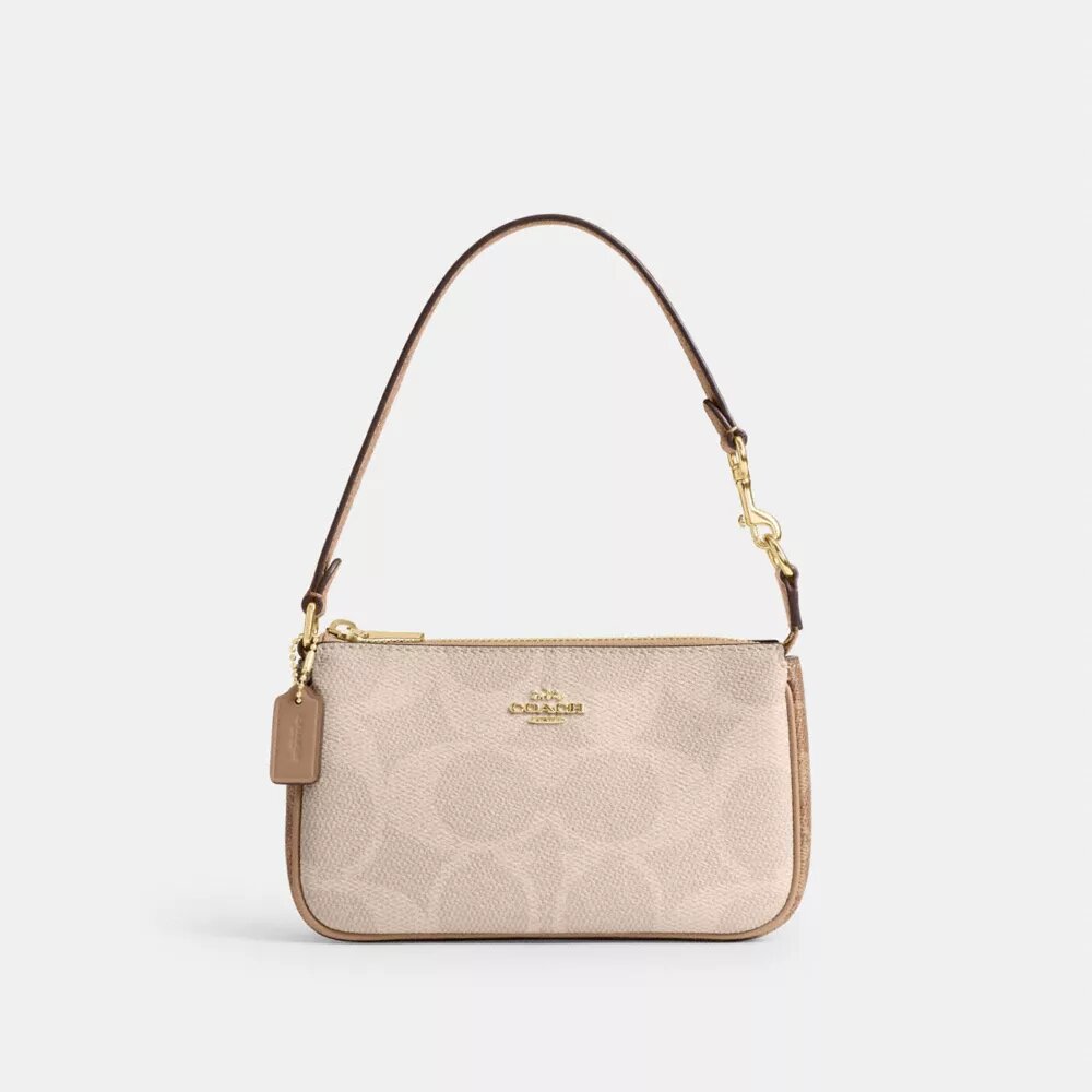 Nolita 19 en Signature Canvas