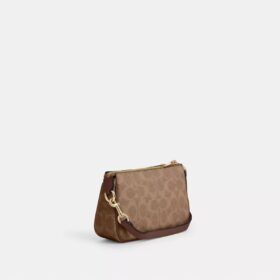 Nolita 19 en Signature Canvas