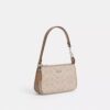 Nolita 19 en Signature Canvas