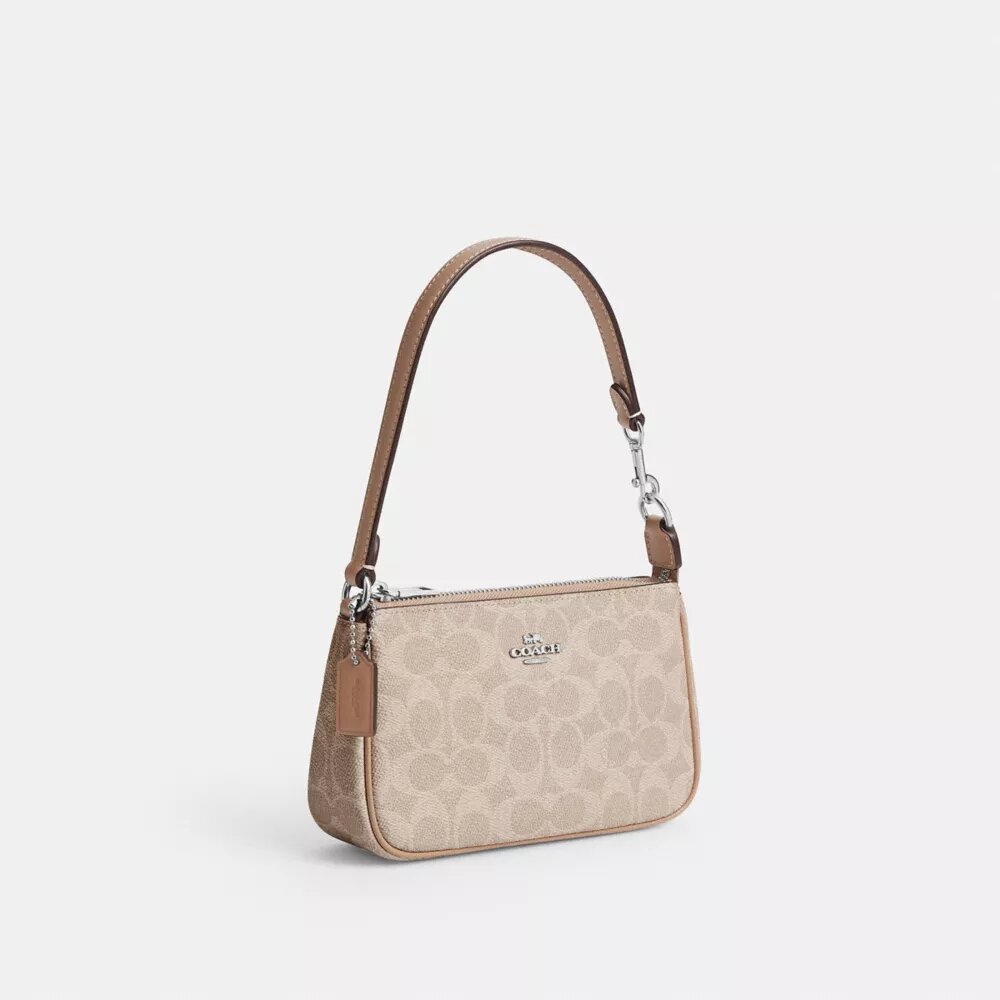 Nolita 19 en Signature Canvas