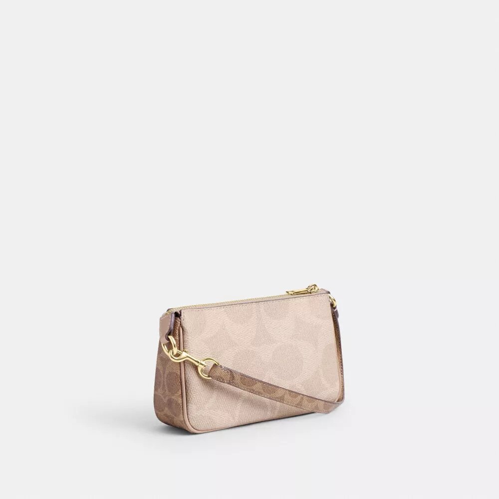 Nolita 19 en Signature Canvas