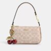 Nolita 19 en Signature Canvas