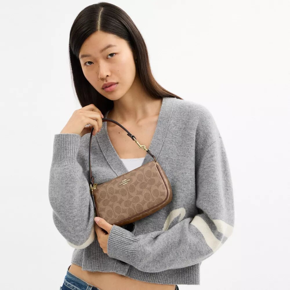 Nolita 19 en Signature Canvas