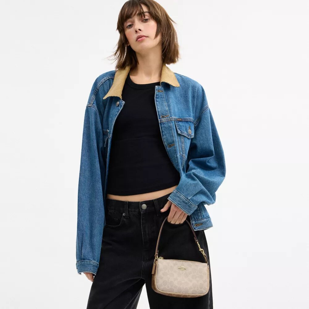 Nolita 19 en Signature Canvas