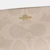 Nolita 19 en Signature Canvas
