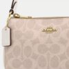 Nolita 19 en Signature Canvas
