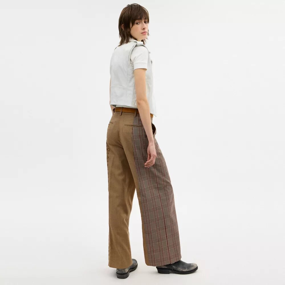 Pantalones entallados con estampado de cuadros combinado