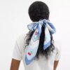 Pañuelo cuadrado de seda con estampado de cerezas Tabby