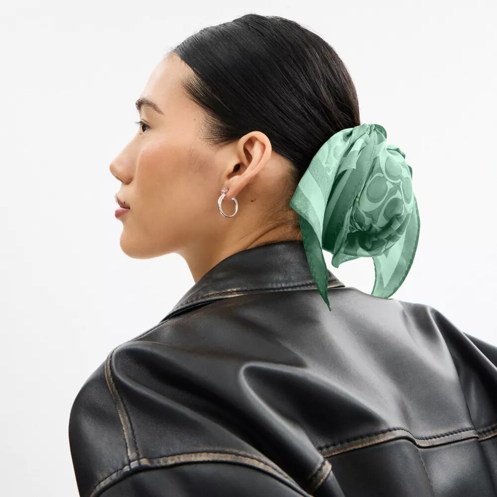 Pañuelo de seda con diseño de rombos exclusivo
