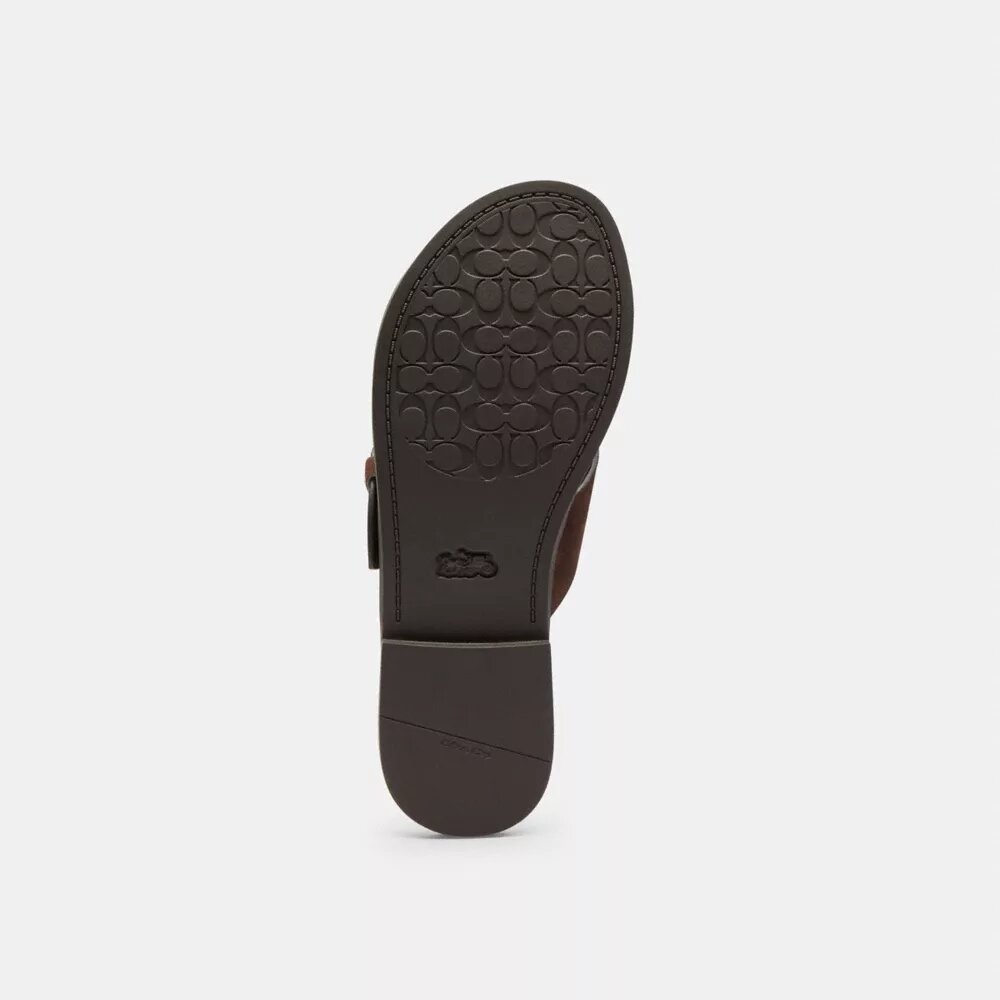 Sandalias con hebillas entrecruzadas