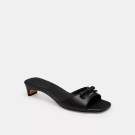 Sandalias de tacón bajo con lazo
