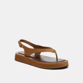 Sandalias de tiras con plataforma y «C» esculpida
