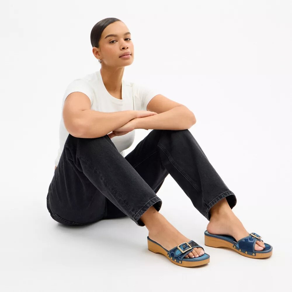 Sandalias Margot de madera con patchwork de denim característico
