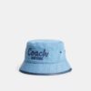 Sombrero de pescador de denim con el logotipo «Coach Script» bordado
