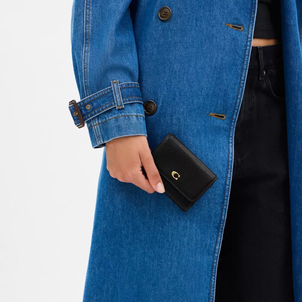Tarjetero con solapa «Essential»